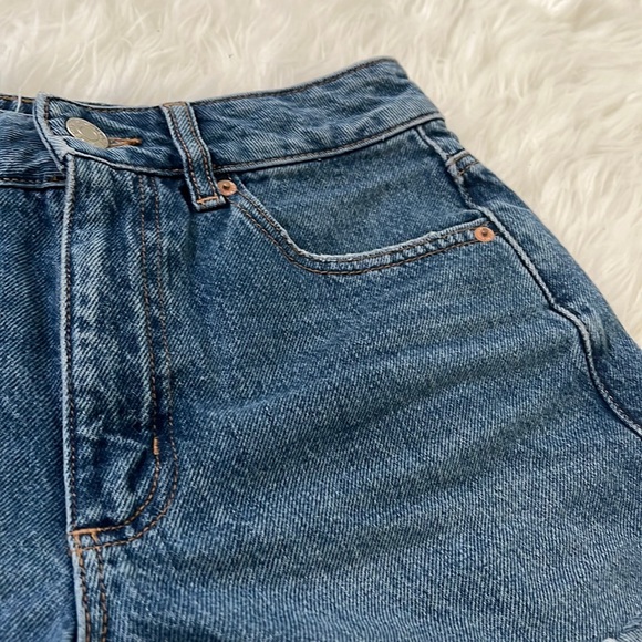 blue denim shorts - Picture 2 of 4